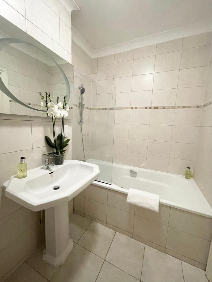 Grosvenor Gardens Apartments Лондон Екстериор снимка